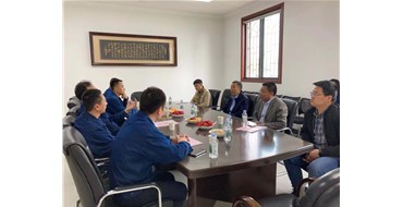 洛陽(yáng)中重建筑安裝工程有限責(zé)任公司李總等領(lǐng)導(dǎo)一行蒞臨能建公司參觀交流。???????? 